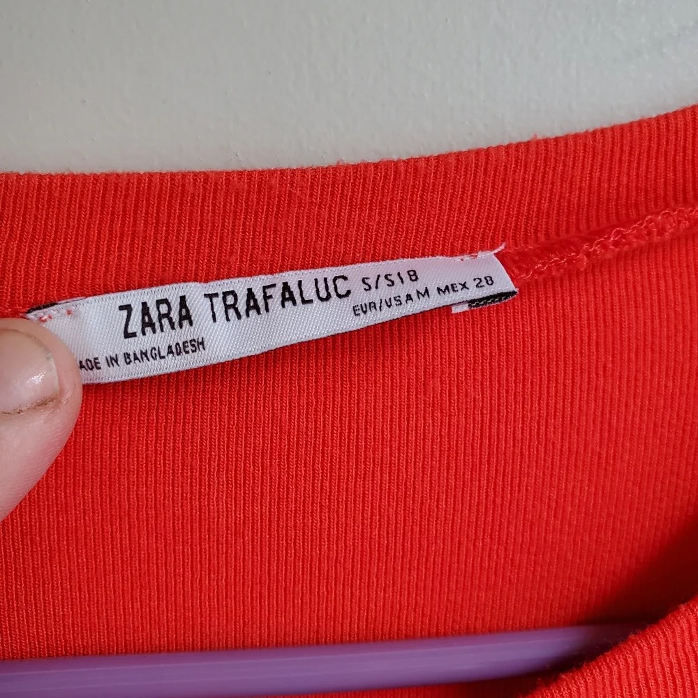 Zara trafaluc orange crop top Small - Picture 2 of 3
